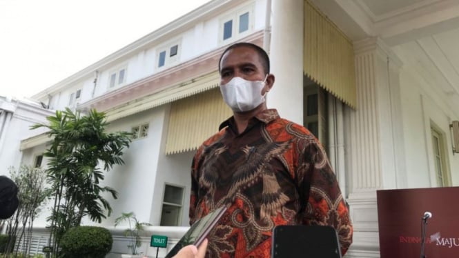 Suroto, peternak yang membentangkan spandung di Blitar diundang Jokowi