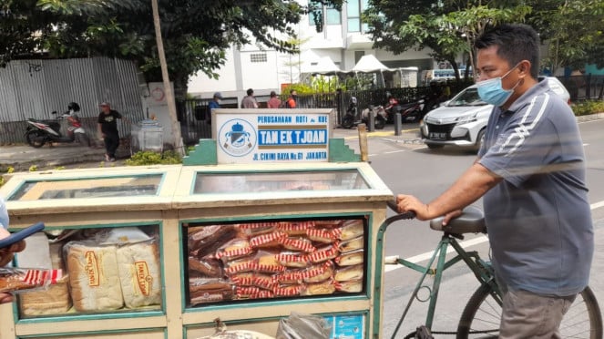 The legendary Tan Ek Tjoan bread. The legendary Tan Ek Tjoan bread.
