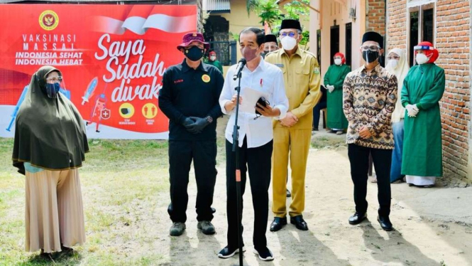 Presiden Jokowi Tinjau Vaksinadi Door to Door di Aceh