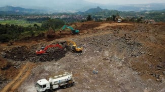 Percepat Proyek Tol Cisumdawu, Peledak Dahana Beraksi Belah Gunung