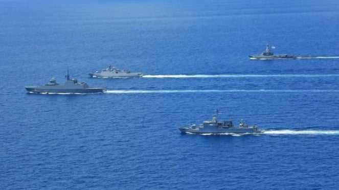 VIVA Militer: TNI AL latihan bersama Angkatan Laut Singapura di Laut Natuna