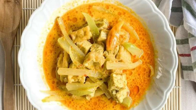 Sayur lodeh tempe labu siam.