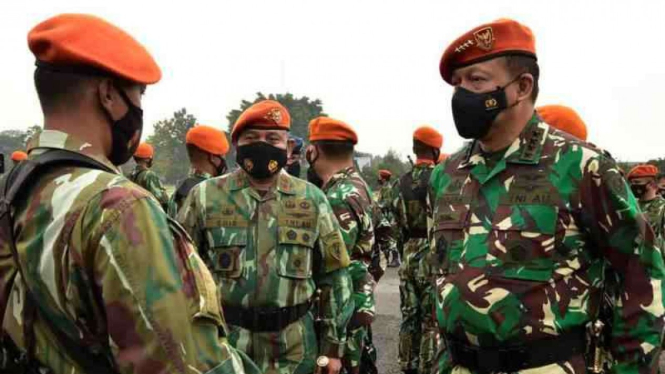 VIVA Militer: Marsda TNI Eris Widodo (tengah) dan Marsekal TNI Fadjar Prasetyo