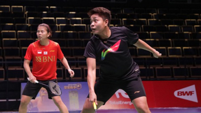 Greysia Polii/Apriyani Rahayu saat latihan persiapan Piala Sudirman 2021