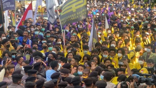 Demo BEM seluruh Indonesia di depan gedung KPK