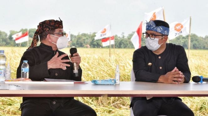 Ketua Majelis Syura PKS Salim Segaf Al Jufri dan Gubernur Jabar Ridwan Kamil Ketua Majelis Syura PKS Salim Segaf Al Jufri dan Gubernur Jabar Ridwan Kamil