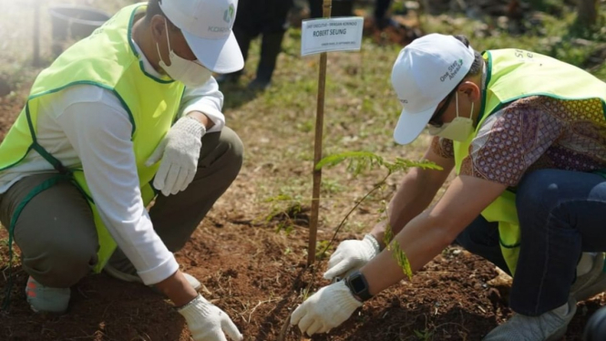 Uji coba penanaman Hutan Kota Pondok Rajeg