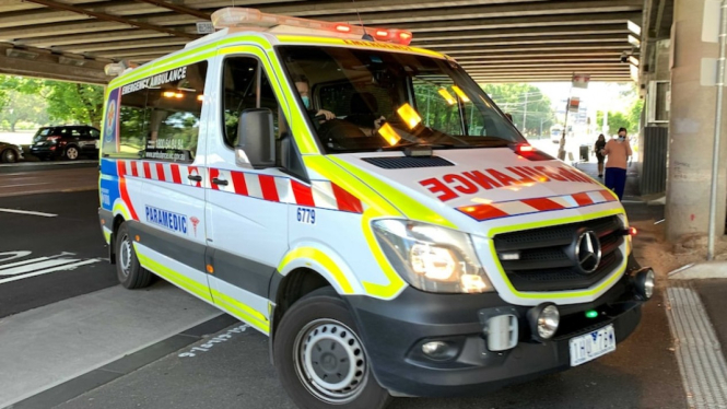 Serikat pekerja ambulans di Australia mengatakan para pekerja sudah mengalami kelelahan selama pandemi COVID-19. (ABC News: Michael Barnett)