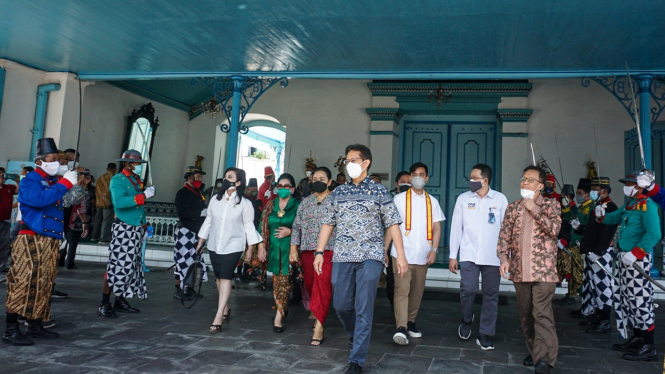 Menkes Budi Gunadi Sadikin Terima Gelar Kebangsawanan dari Keraton Surakarta