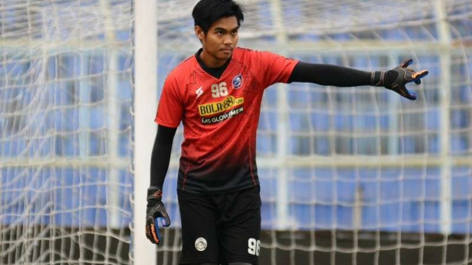  Kiper muda Arema FC Kurniawan Kartika Ajie.