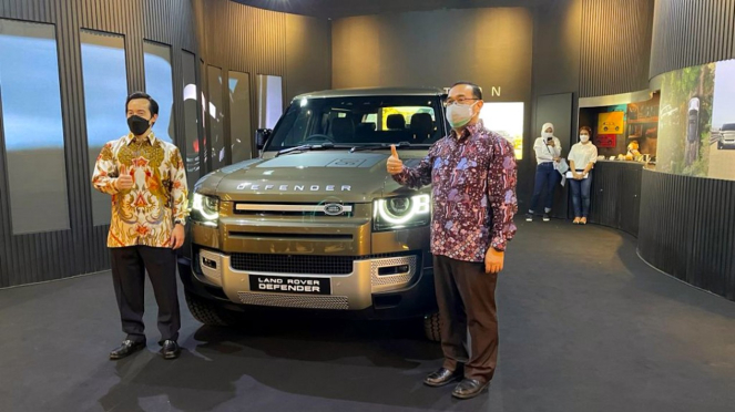 Pop Up Display Land Rover Defender di Jakarta.