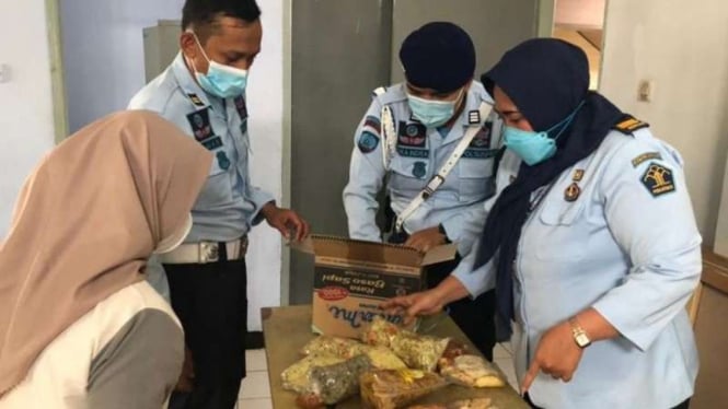 Penyelundupan sabu dalam tulang ayam