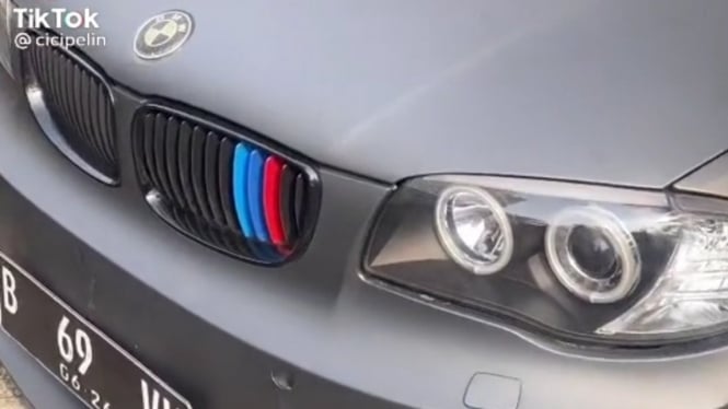 BMW Seri 1 salah parkir