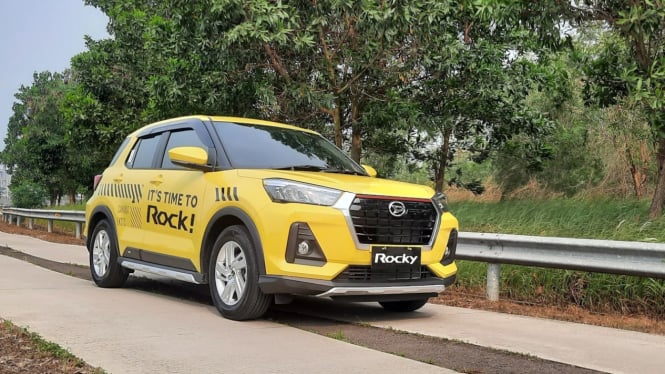 Test drive Daihatsu Rocky 1.2L.