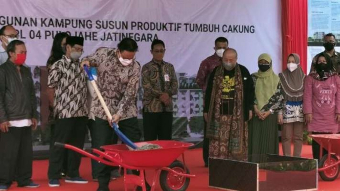 Gubernur DKI Jakarta Anies Baswedan meresmikan pembangunan Kampung Susun Cakung.