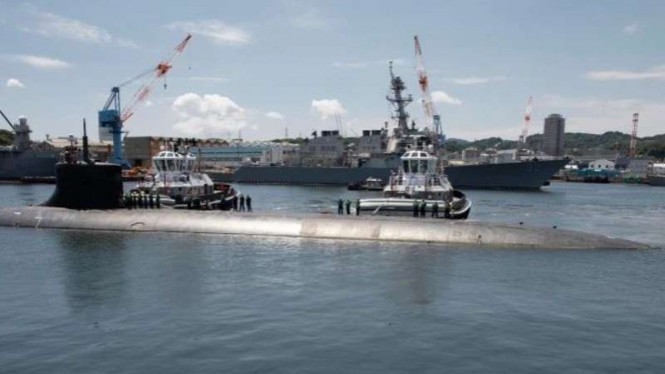 Kapal selam militer AS USS Connecticut (SSN 22) saat berada di Yokosuka