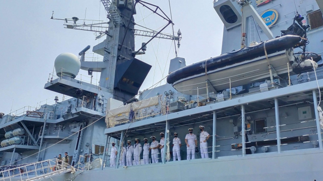 VIVA Militer: Kapal perang Inggris HMS Richmond tiba di Jakarta