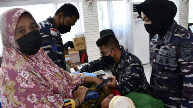 VIVA Militer: TNI Angkatan Laut gelar khitanan massal serentak di 82 Titik