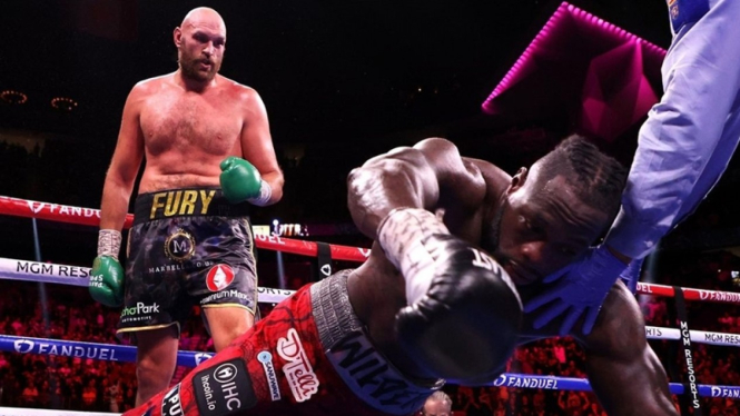 Tyson Fury mengalahkan Deontay Wilder