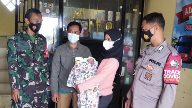 Penemuan Bayi di Pinggir Jalan di Puncak Bogor