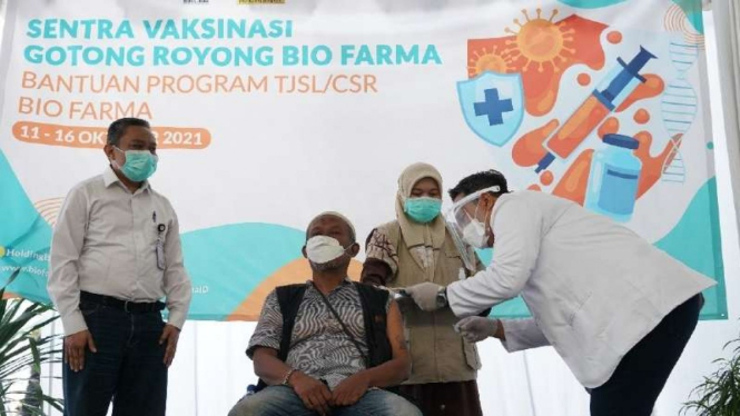 PT Bio Farma membuka sentra vaksinasi COVID-19 dengan vaksin Sinopharm untuk 12.500 orang di Bandung, Jawa Barat, pada 11 Oktober hingga 16 Oktober 2021.