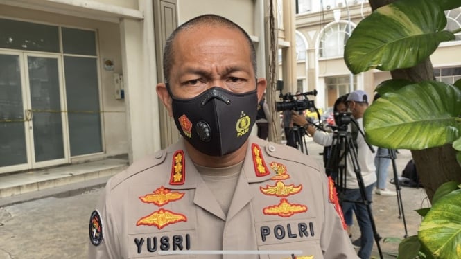 Kabid Humas Polda Metro Jaya saat berpangkat Komisaris Besar Yusri Yunus