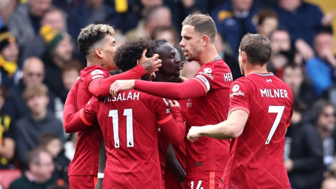 Pemain Liverpool merayakan gol ke gawang Watford