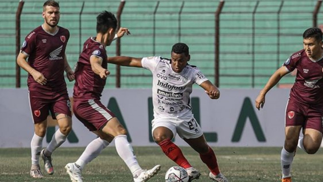 Pertandingan PSM Makassar vs Bali United