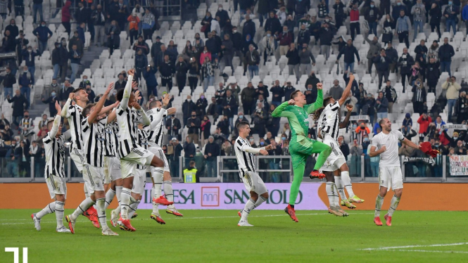 Juventus merayakan kemenangan atas AS Roma