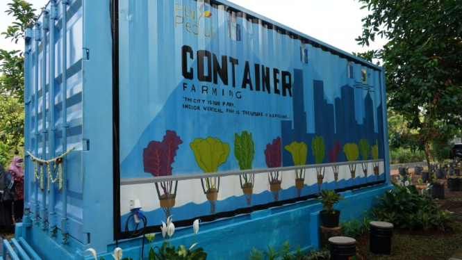 PLN berikan bantuan Container Farming