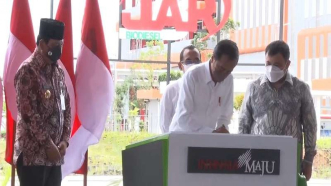 Presiden Jokowi meresmikan pabrik biodiesel di Tanah Bumbu Kalimantan Selatan