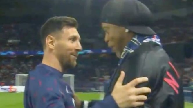 Ronaldinho dan Lionel Messi