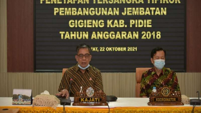 Kejati Aceh mengumumkan tersangka kasus dugaan korupsi Jembatan