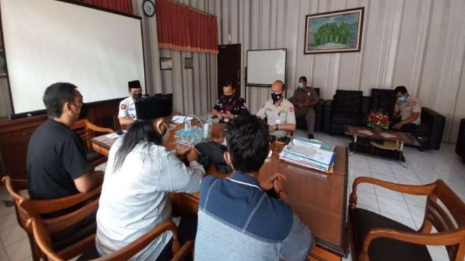 Sidang dugaan pelanggaran prokes pernikahan keluarga Bupati Jember