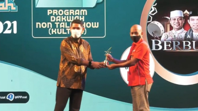 Jelang Berbuka tvOne berhasil memenangkan Anugerah Syiar Ramadan 2021.