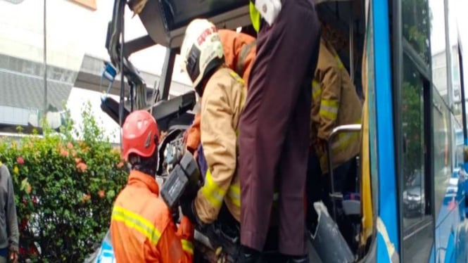 Kecelakaan Bus Transjakarta di Jalan MT Haryono, Jakarta Timur