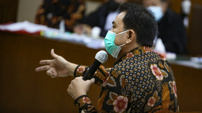 Azis Syamsuddin Bersaksi dalam Sidang Robin Maskur
