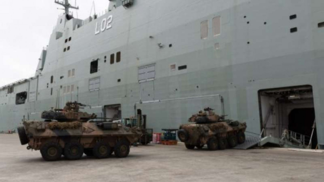VIVA Militer: Kapal Induk HMAS Canberra (L02) angkut Ranpur Tentara Australia