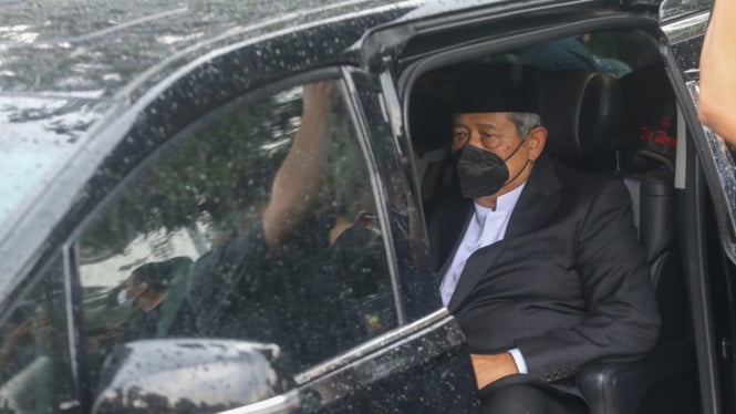 SBY di Pemakaman Mantan Mensesneg Sudi Silalahi