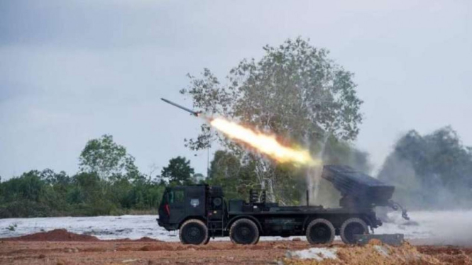 VIVA Militer: Roker MLRS RM70 Vampire Korps Marinir TNI Angkatan Laut