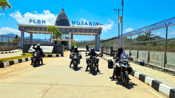 Touring komunitas motor M8 Nusantara keliling Indonesia.