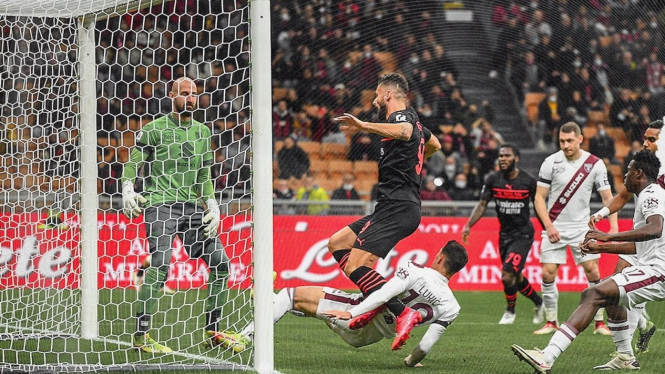 Striker AC Milan, Olivier Giroud cetak gol ke gawang Torino