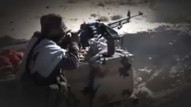 VIVA Militer: Militer Yaman bombardir tentara bayaran Arab Saudi.