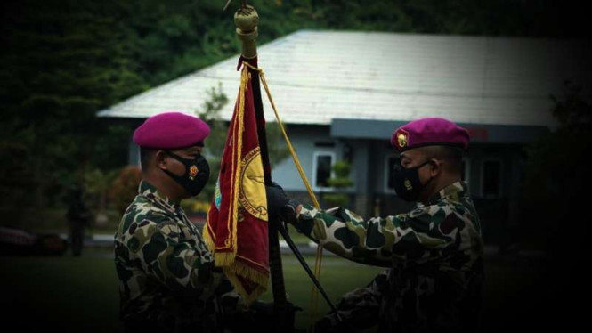 VIVA Militer: Letkol Mar Mario terima patak Yonif 7 Marinir.