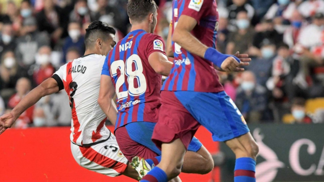 Penyerang Rayo Vallecano, Radamel Falcao bobol gawang Barcelona