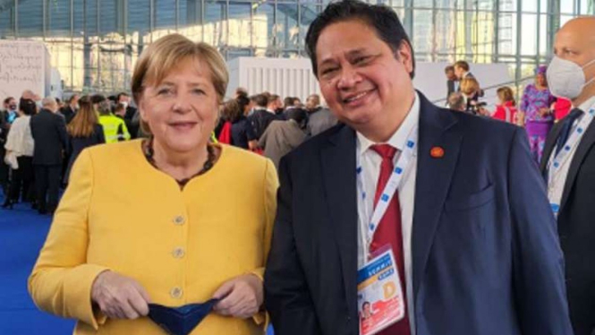 Menko Perekonomian Airlangga Hartarto bersama Kanselir Jerman Angela Merkel.