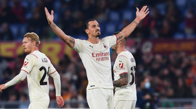 Zlatan Ibrahimovic cetak gol dalam laga AC Milan melawan AS Roma