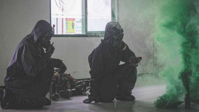 VIVA Militer: Tim Nubika Yonzipur 5/ABW Kodam V/Brawijaya netralisir gas beracun