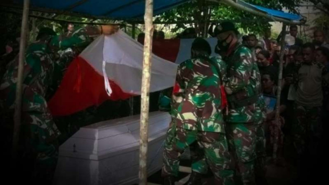 VIVA Militer: Prosesi pemakaman Serma Andreas