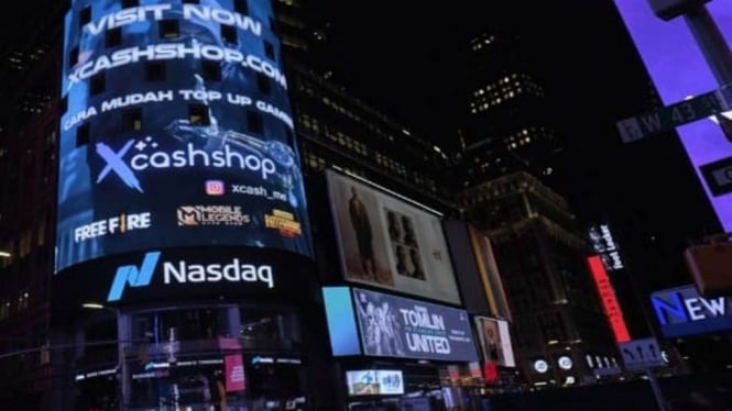 Reklame Xcashshop yang terpampang di New York Times Square, Amerika Serikat.